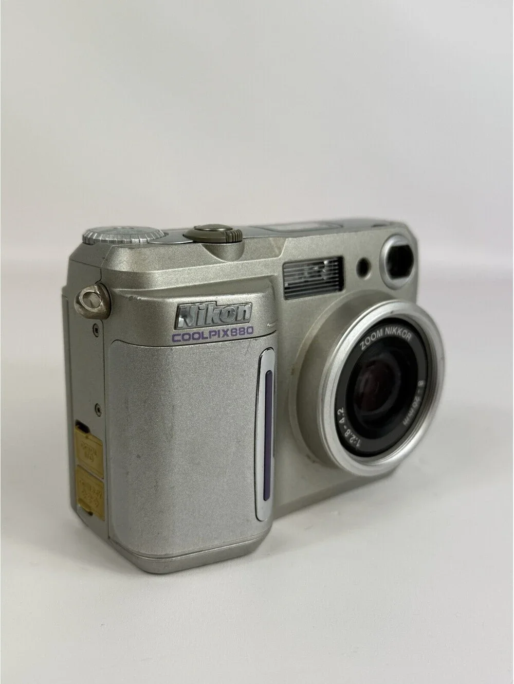 Nikon E880 Coolpix 880 Digital Camera 3.2MP 3.0x Optical Zoom Not Tested
